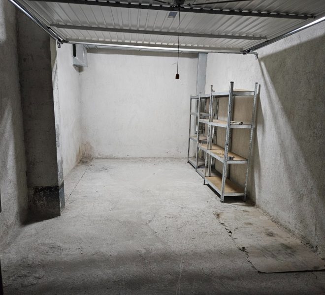 PBG1587 garage for sale in Bansko