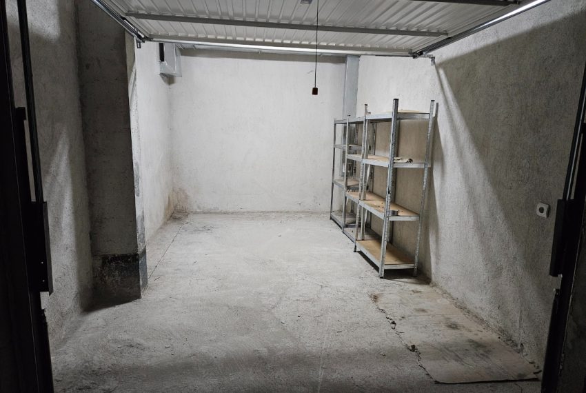 garage for sale in Bansko