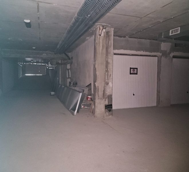 PBG1587 garage for sale in Bansko