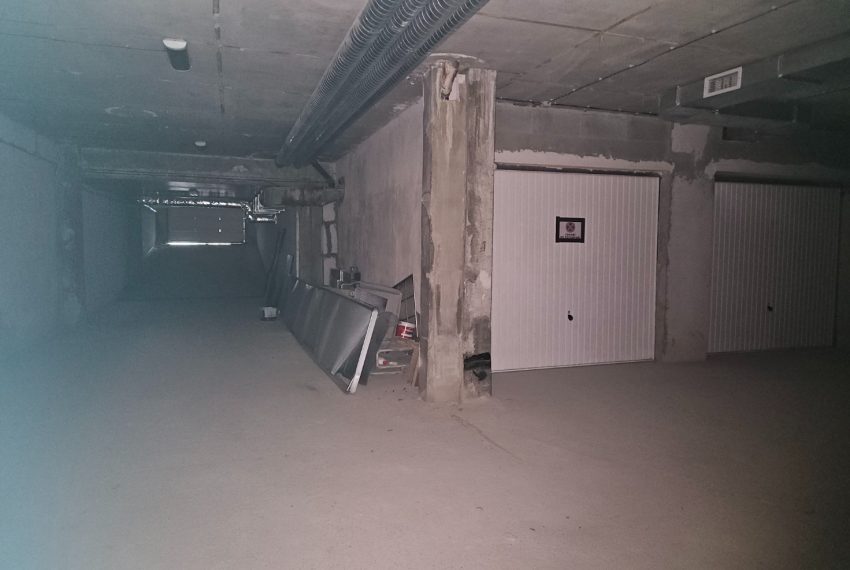 PBG1587 garage for sale in Bansko