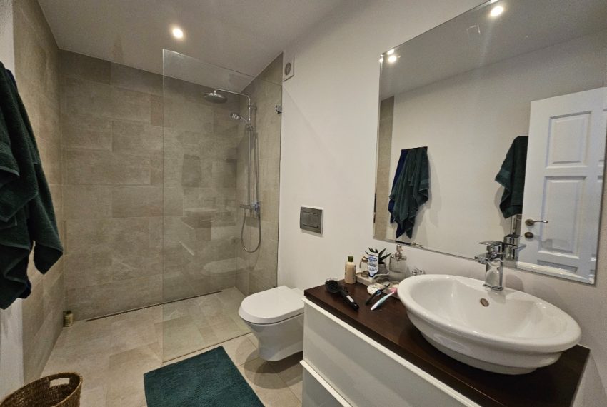 PBA1603 2 bedroom apartment for sale in Mountain Suites, Bansko