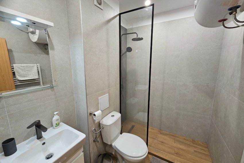 studio for sale in a residential building in Bansko