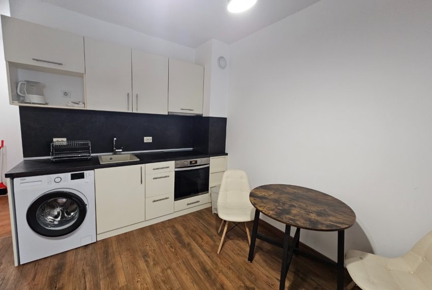 studio for sale in a residential building in Bansko